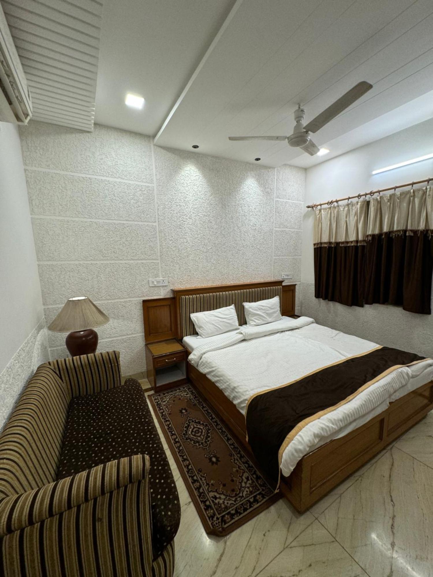 Hotel Kamal Nearest To Taj Mahal Agra  Buitenkant foto