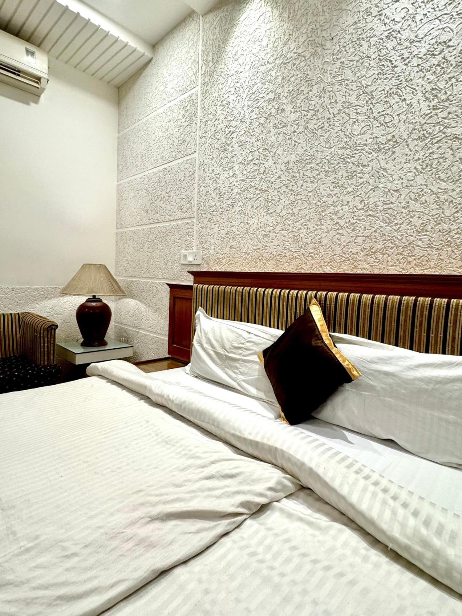 Hotel Kamal Nearest To Taj Mahal Agra  Buitenkant foto