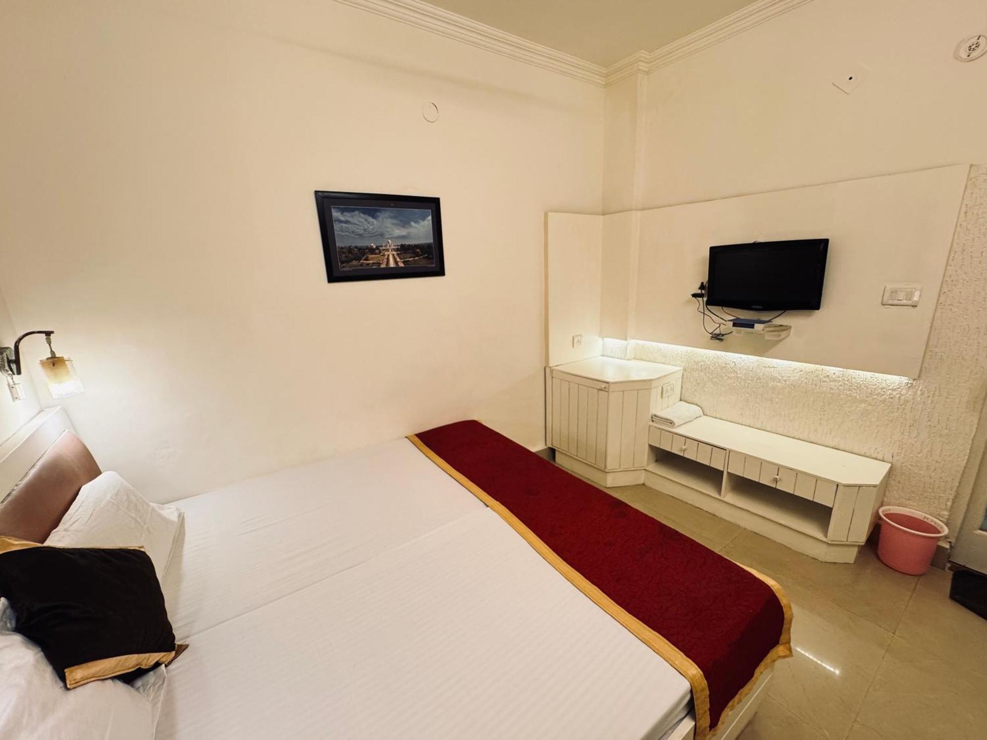 Hotel Kamal Nearest To Taj Mahal Agra  Buitenkant foto