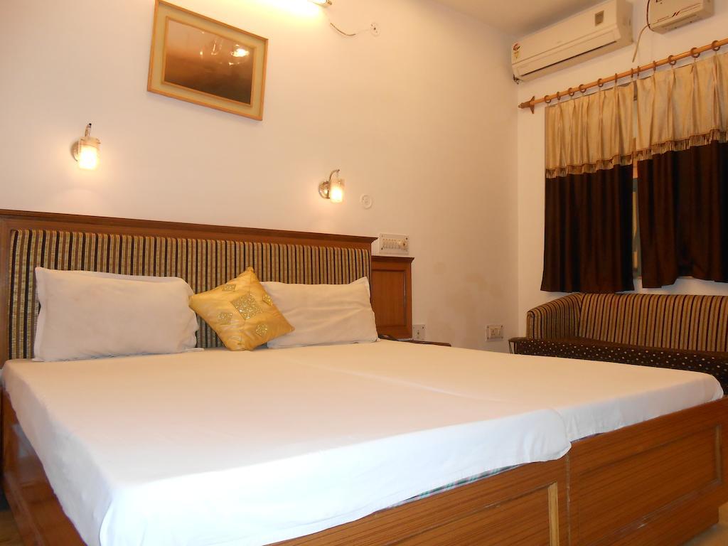 Hotel Kamal Nearest To Taj Mahal Agra  Buitenkant foto