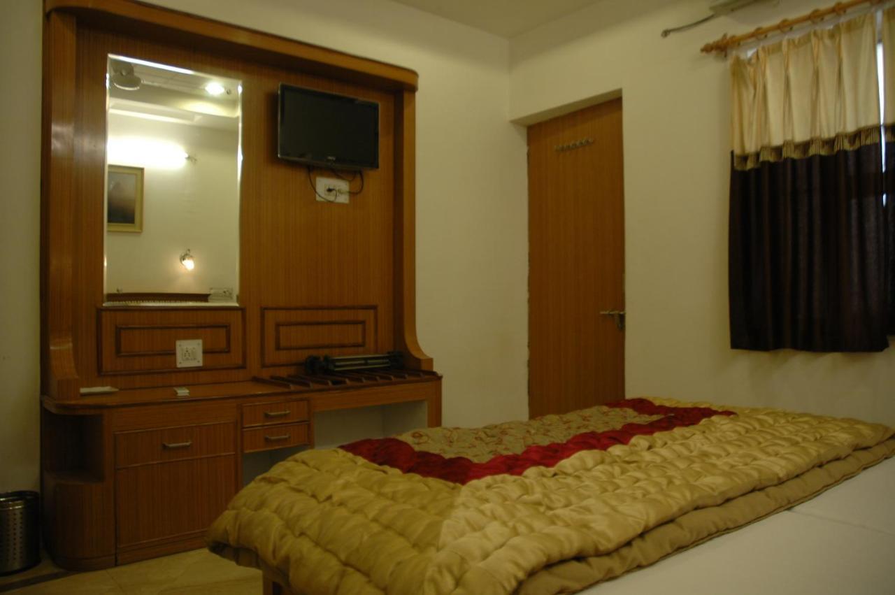 Hotel Kamal Nearest To Taj Mahal Agra  Buitenkant foto